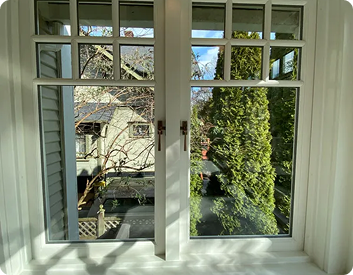 Frame 1984078230